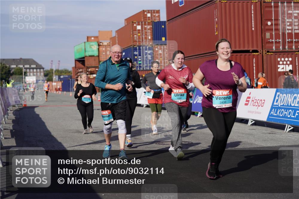 03.10.2025 - Köhlbrandbrückenlauf Michael Burmester http://msf.ph/oto/9032114 03.10.2025 10:38:54 Ziel 1256, 1880, 2261, 2378, 2438, 2442, 2756, 3130, 3433, 3733 meine-sportfotos.de