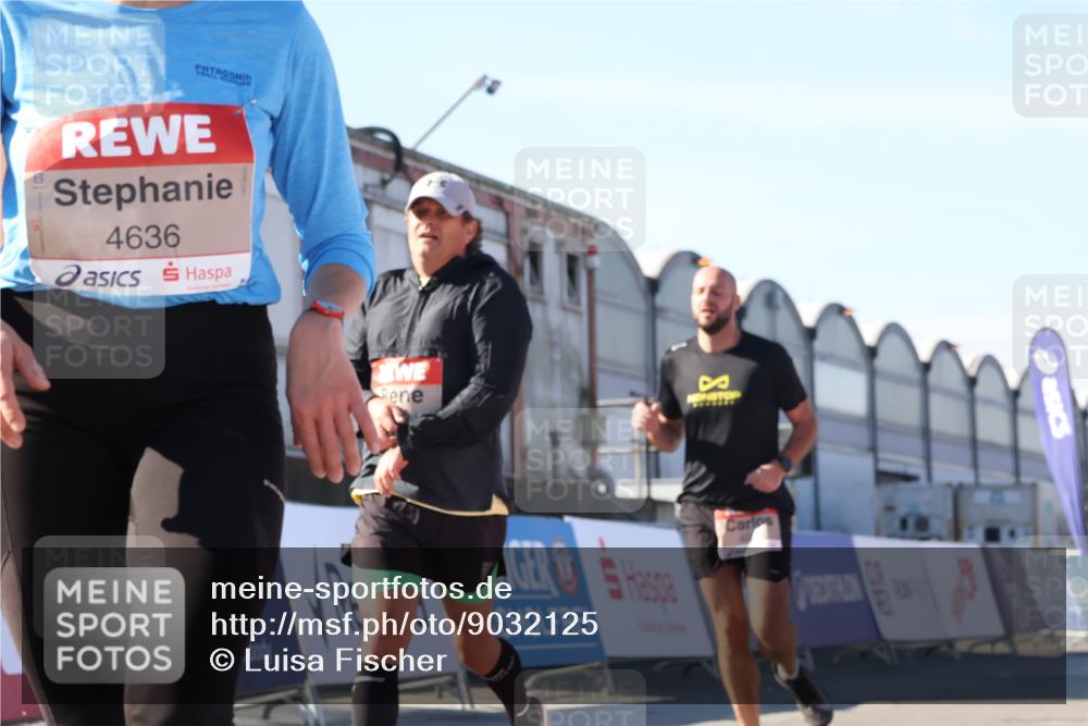 03.10.2025 - Köhlbrandbrückenlauf Luisa Fischer http://msf.ph/oto/9032125 03.10.2025 13:07:31 Ziel 4113, 4254, 4287, 4288, 4375, 4590, 4636, 4794, 4806, 5645, 5646, 5870, 5872, 6459 meine-sportfotos.de