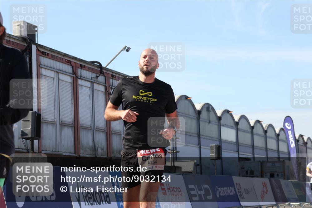 03.10.2025 - Köhlbrandbrückenlauf Luisa Fischer http://msf.ph/oto/9032134 03.10.2025 13:07:32 Ziel 4113, 4165, 4254, 4263, 4287, 4288, 4375, 4590, 4636, 5645, 5646, 5870, 5872 meine-sportfotos.de