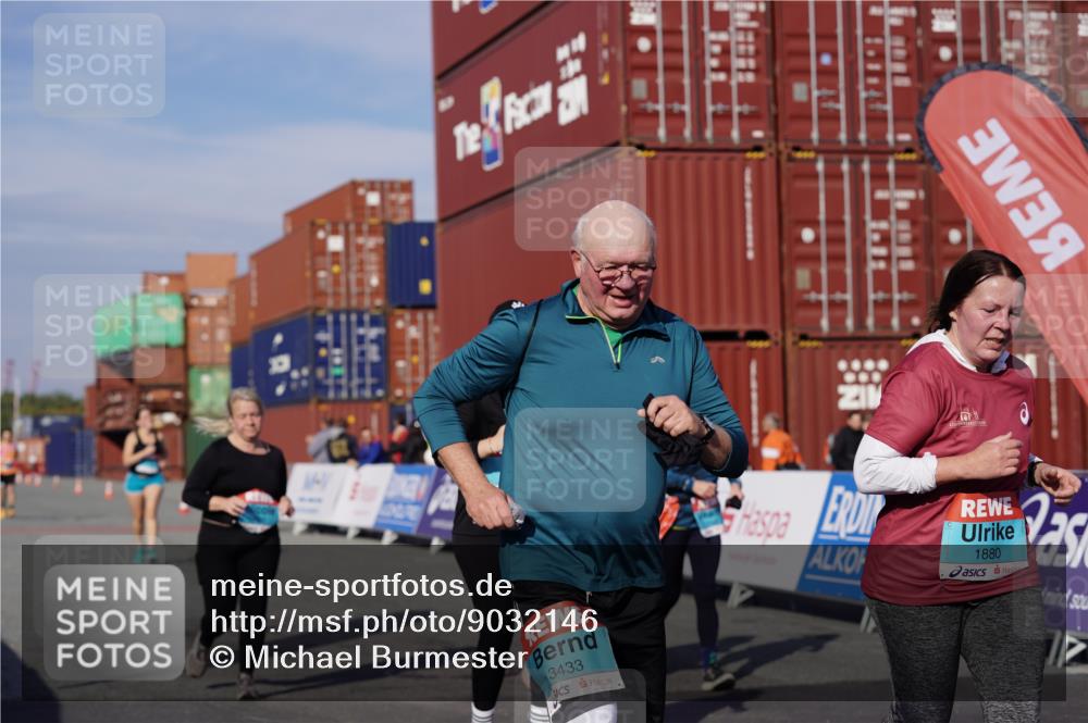 03.10.2025 - Köhlbrandbrückenlauf Michael Burmester http://msf.ph/oto/9032146 03.10.2025 10:38:56 Ziel 1256, 2261, 2378, 2442, 3130 meine-sportfotos.de