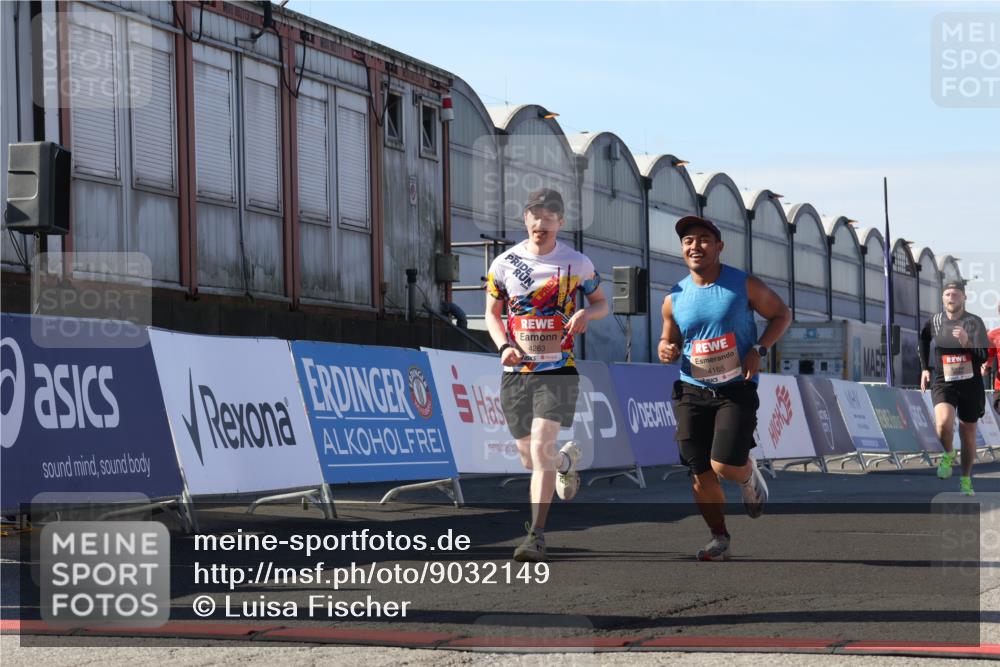 03.10.2025 - Köhlbrandbrückenlauf Luisa Fischer http://msf.ph/oto/9032149 03.10.2025 13:07:36 Ziel 4113, 4165, 4254, 4263, 4287, 4288, 4375, 4636, 6744, 6800 meine-sportfotos.de