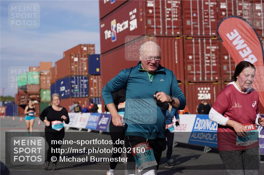 03.10.2025 - Köhlbrandbrückenlauf Michael Burmester http://msf.ph/oto/9032150 03.10.2025 10:38:56 Ziel 1256, 2261, 2378, 2442, 3130 meine-sportfotos.de
