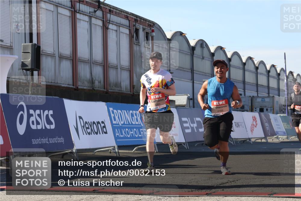 03.10.2025 - Köhlbrandbrückenlauf Luisa Fischer http://msf.ph/oto/9032153 03.10.2025 13:07:36 Ziel 4113, 4165, 4254, 4263, 4287, 4288, 4375, 4636, 6744, 6800 meine-sportfotos.de