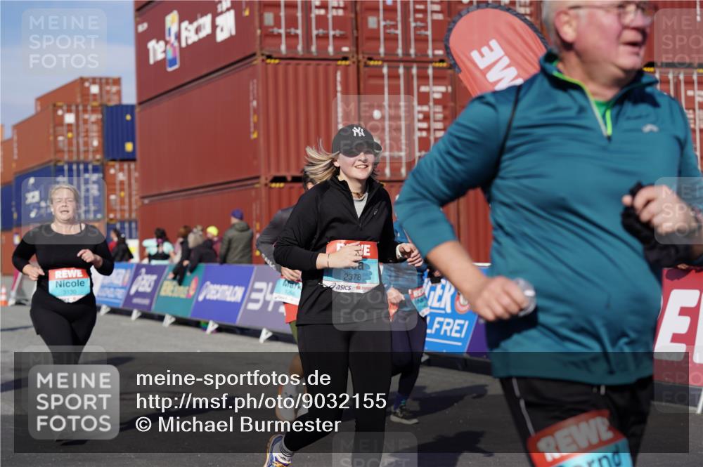03.10.2025 - Köhlbrandbrückenlauf Michael Burmester http://msf.ph/oto/9032155 03.10.2025 10:38:57 Ziel 1256, 2261, 2442, 3130 meine-sportfotos.de
