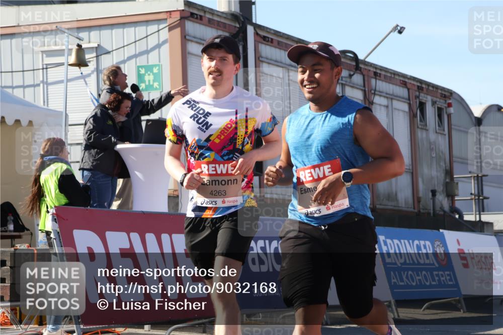 03.10.2025 - Köhlbrandbrückenlauf Luisa Fischer http://msf.ph/oto/9032168 03.10.2025 13:07:38 Ziel 4113, 4165, 4254, 4263, 4375, 4636, 6744, 6800 meine-sportfotos.de