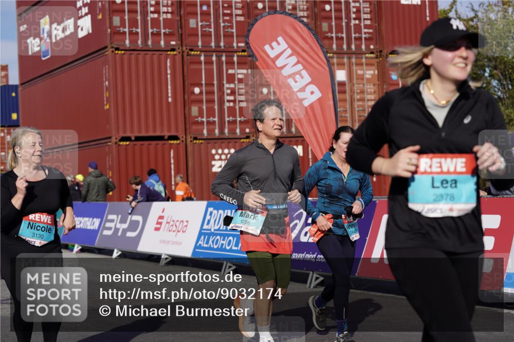 03.10.2025 - Köhlbrandbrückenlauf Michael Burmester http://msf.ph/oto/9032174 03.10.2025 10:38:58 Ziel 2261, 2442, 3130 meine-sportfotos.de