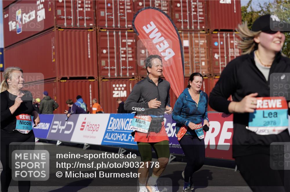 03.10.2025 - Köhlbrandbrückenlauf Michael Burmester http://msf.ph/oto/9032178 03.10.2025 10:38:58 Ziel 2261, 2442, 3130 meine-sportfotos.de