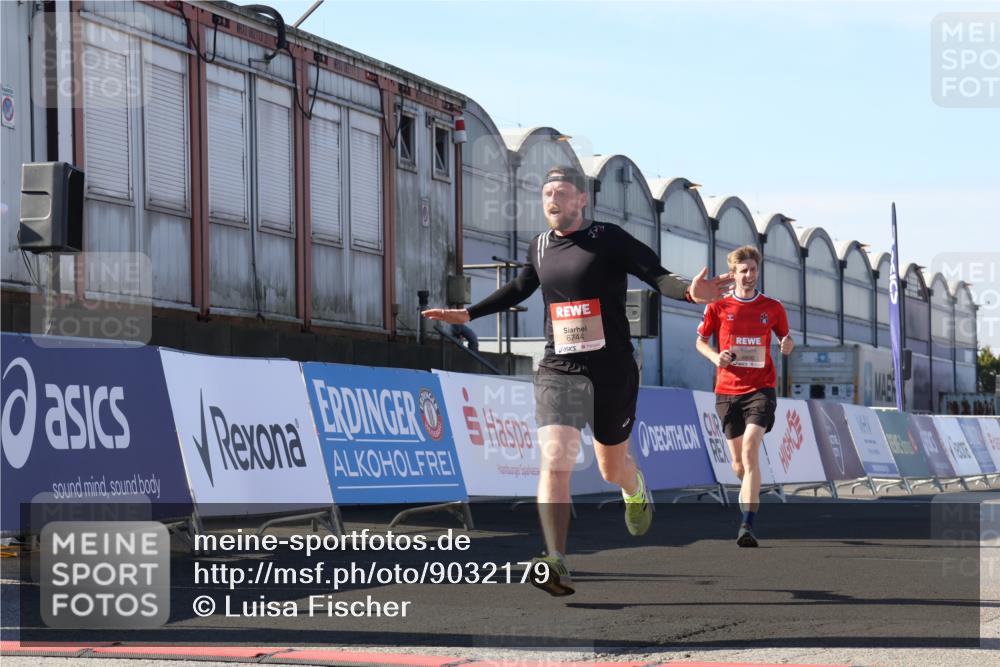 03.10.2025 - Köhlbrandbrückenlauf Luisa Fischer http://msf.ph/oto/9032179 03.10.2025 13:07:39 Ziel 4113, 4165, 4254, 4263, 4375, 4636, 6744, 6800 meine-sportfotos.de