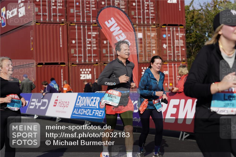 03.10.2025 - Köhlbrandbrückenlauf Michael Burmester http://msf.ph/oto/9032183 03.10.2025 10:38:58 Ziel 2261, 2442, 3130 meine-sportfotos.de