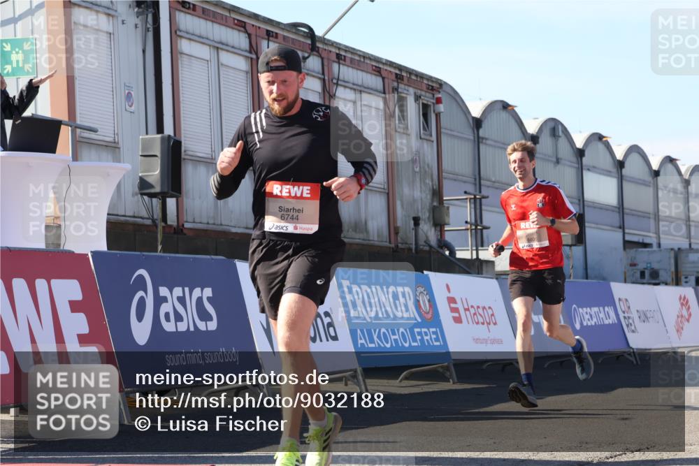 03.10.2025 - Köhlbrandbrückenlauf Luisa Fischer http://msf.ph/oto/9032188 03.10.2025 13:07:40 Ziel 4159, 4165, 4254, 4263, 4375, 4636, 6384, 6744, 6800 meine-sportfotos.de
