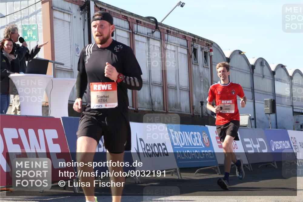 03.10.2025 - Köhlbrandbrückenlauf Luisa Fischer http://msf.ph/oto/9032191 03.10.2025 13:07:40 Ziel 4159, 4165, 4254, 4263, 4375, 4636, 6384, 6744, 6800 meine-sportfotos.de