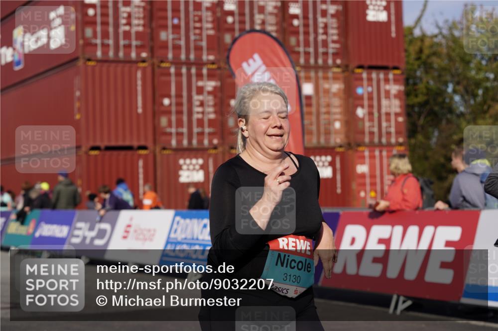 03.10.2025 - Köhlbrandbrückenlauf Michael Burmester http://msf.ph/oto/9032207 03.10.2025 10:38:59 Ziel 2261 meine-sportfotos.de
