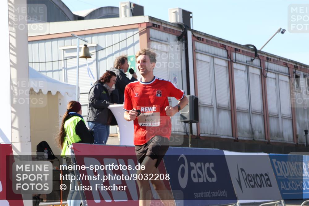 03.10.2025 - Köhlbrandbrückenlauf Luisa Fischer http://msf.ph/oto/9032208 03.10.2025 13:07:41 Ziel 4159, 4165, 4254, 4263, 4375, 6384, 6744, 6800 meine-sportfotos.de