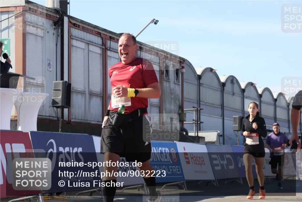03.10.2025 - Köhlbrandbrückenlauf Luisa Fischer http://msf.ph/oto/9032223 03.10.2025 13:07:45 Ziel 4159, 4165, 4263, 4310, 4382, 5993, 6120, 6285, 6384, 6651, 6744, 6800, 6821 meine-sportfotos.de