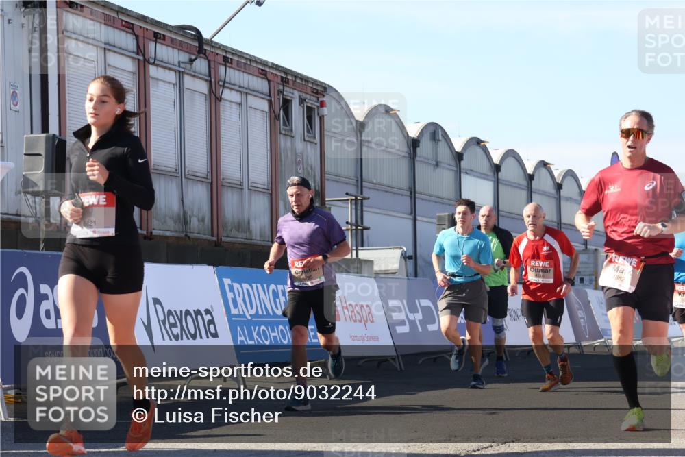 03.10.2025 - Köhlbrandbrückenlauf Luisa Fischer http://msf.ph/oto/9032244 03.10.2025 13:07:47 Ziel 4159, 4165, 4263, 4310, 4382, 5993, 6120, 6285, 6384, 6651, 6696, 6744, 6800, 6821 meine-sportfotos.de