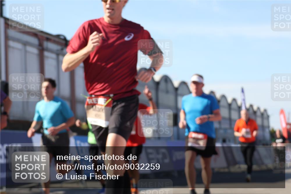 03.10.2025 - Köhlbrandbrückenlauf Luisa Fischer http://msf.ph/oto/9032259 03.10.2025 13:07:49 Ziel 4159, 4310, 4382, 5993, 6120, 6163, 6285, 6384, 6651, 6696, 6744, 6800, 6821 meine-sportfotos.de