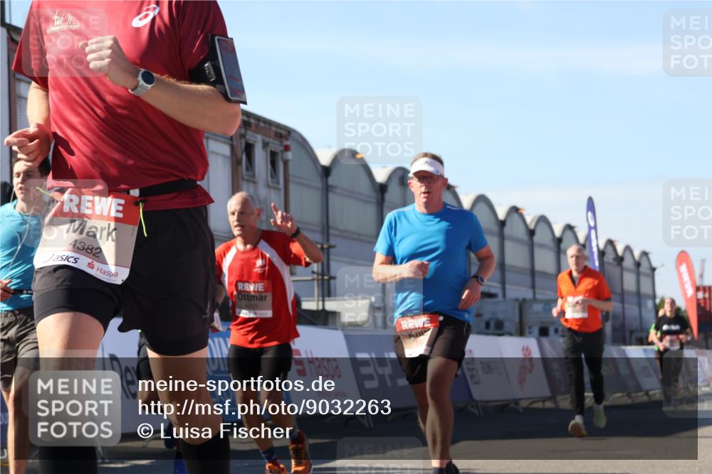 03.10.2025 - Köhlbrandbrückenlauf Luisa Fischer http://msf.ph/oto/9032263 03.10.2025 13:07:49 Ziel 4159, 4310, 4382, 5993, 6120, 6163, 6285, 6384, 6651, 6696, 6744, 6800, 6821 meine-sportfotos.de