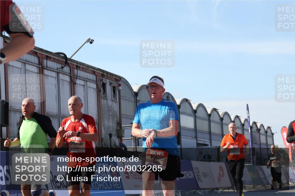 03.10.2025 - Köhlbrandbrückenlauf Luisa Fischer http://msf.ph/oto/9032265 03.10.2025 13:07:50 Ziel 4159, 4310, 4382, 4639, 5993, 6120, 6163, 6244, 6285, 6384, 6409, 6651, 6696, 6744, 6800, 6821 meine-sportfotos.de