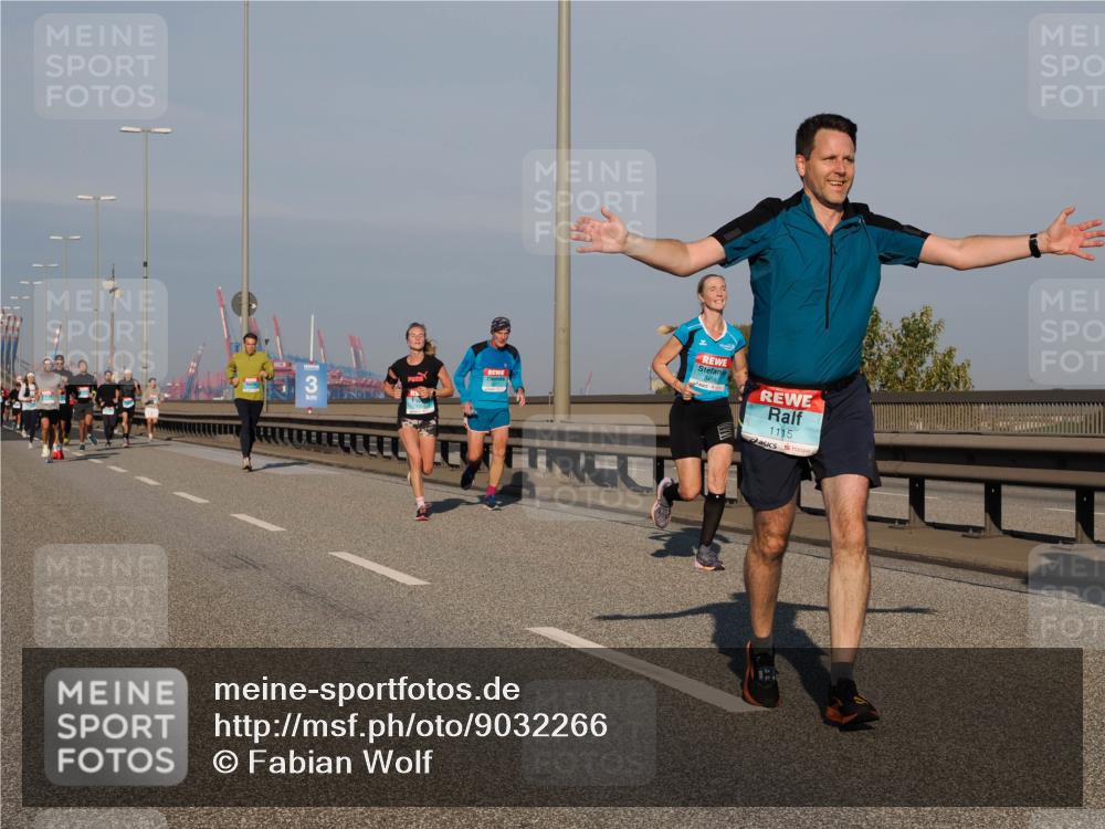 03.10.2025 - Köhlbrandbrückenlauf Fabian Wolf http://msf.ph/oto/9032266 03.10.2025 09:46:27 Position 3 3, 3458, 1115 meine-sportfotos.de