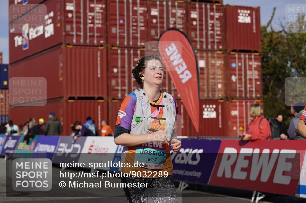 03.10.2025 - Köhlbrandbrückenlauf Michael Burmester http://msf.ph/oto/9032289 03.10.2025 10:39:11 Ziel 2014, 3286, 3637, 3639 meine-sportfotos.de