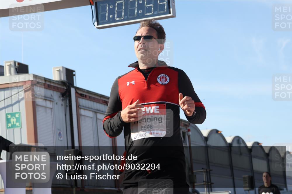 03.10.2025 - Köhlbrandbrückenlauf Luisa Fischer http://msf.ph/oto/9032294 03.10.2025 13:07:53 Ziel 4159, 4310, 4382, 4639, 5959, 5993, 6120, 6163, 6244, 6285, 6348, 6384, 6409, 6651, 6696, 6821 meine-sportfotos.de