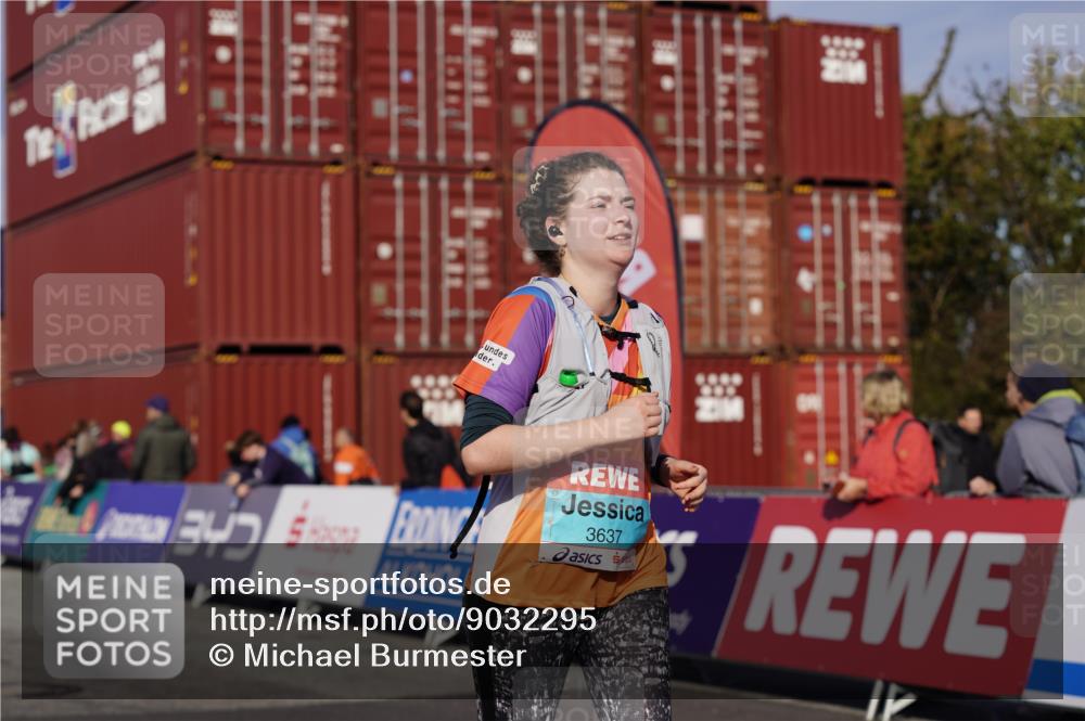 03.10.2025 - Köhlbrandbrückenlauf Michael Burmester http://msf.ph/oto/9032295 03.10.2025 10:39:11 Ziel 2014, 3286, 3637, 3639 meine-sportfotos.de