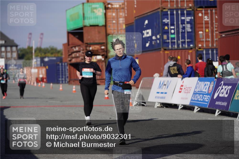 03.10.2025 - Köhlbrandbrückenlauf Michael Burmester http://msf.ph/oto/9032301 03.10.2025 10:39:15 Ziel 2014, 3286 meine-sportfotos.de