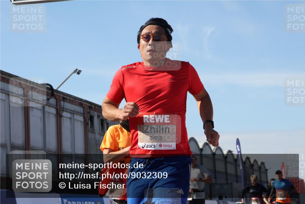03.10.2025 - Köhlbrandbrückenlauf Luisa Fischer http://msf.ph/oto/9032309 03.10.2025 13:07:56 Ziel 4159, 4184, 4310, 4382, 4395, 4639, 5959, 5993, 6022, 6120, 6163, 6244, 6285, 6348, 6384, 6409, 6651, 6696, 6821 meine-sportfotos.de