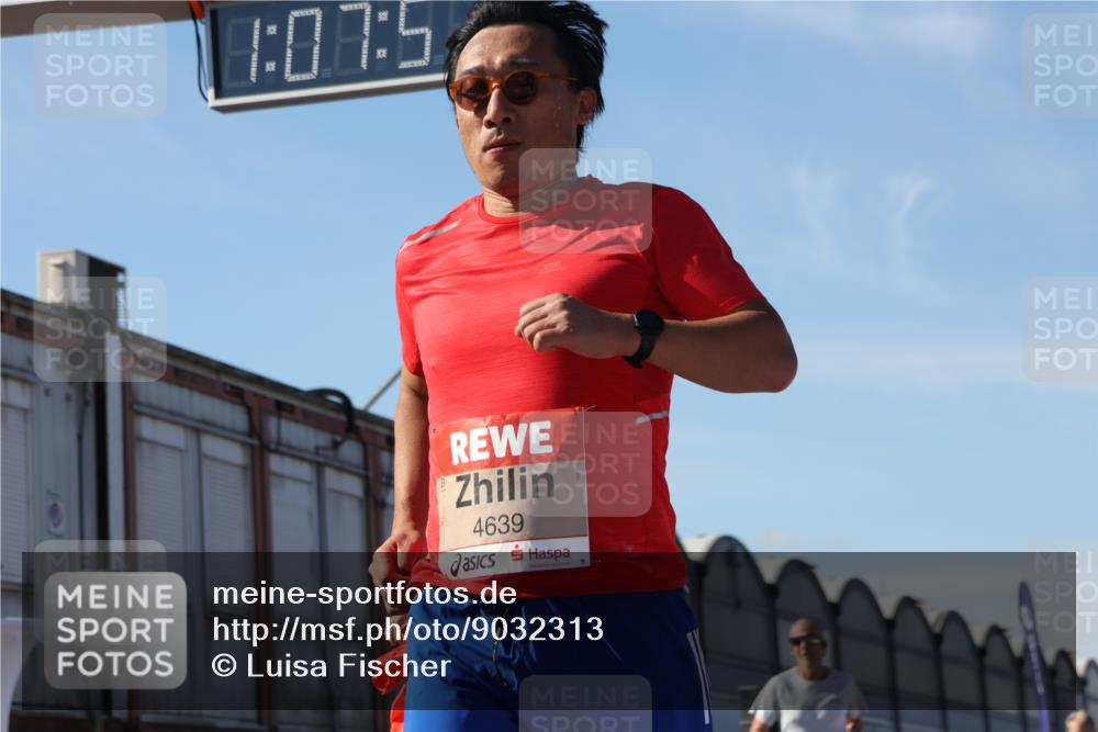 03.10.2025 - Köhlbrandbrückenlauf Luisa Fischer http://msf.ph/oto/9032313 03.10.2025 13:07:56 Ziel 4159, 4184, 4310, 4382, 4395, 4639, 5959, 5993, 6022, 6120, 6163, 6244, 6285, 6348, 6384, 6409, 6651, 6696, 6821 meine-sportfotos.de