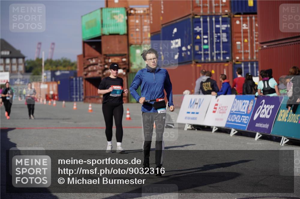 03.10.2025 - Köhlbrandbrückenlauf Michael Burmester http://msf.ph/oto/9032316 03.10.2025 10:39:15 Ziel 2014, 3286 meine-sportfotos.de