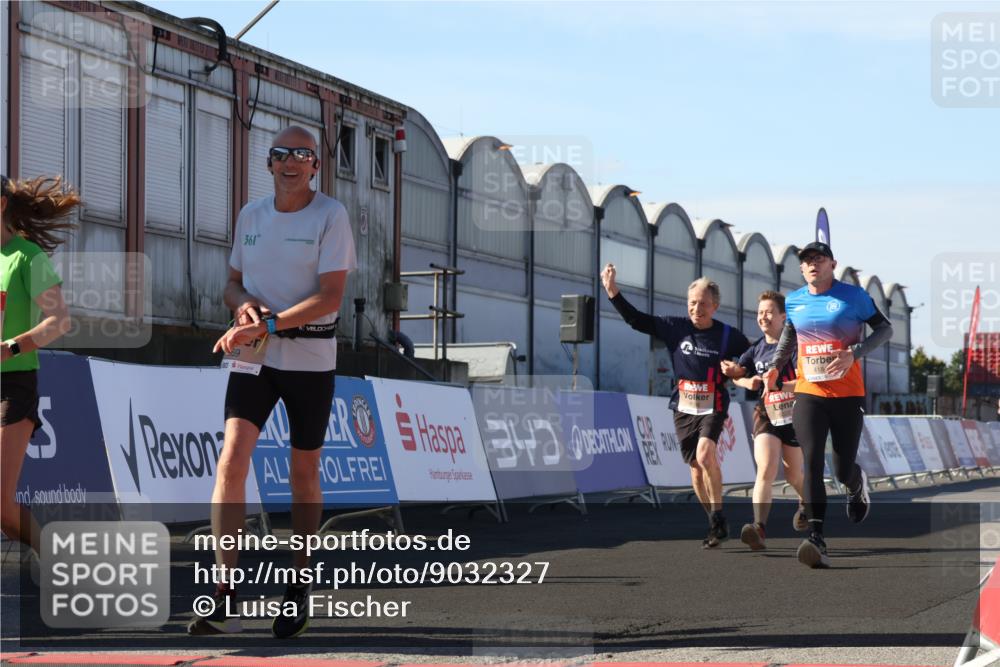 03.10.2025 - Köhlbrandbrückenlauf Luisa Fischer http://msf.ph/oto/9032327 03.10.2025 13:07:58 Ziel 4184, 4310, 4357, 4382, 4395, 4639, 5959, 5993, 6022, 6120, 6163, 6244, 6285, 6348, 6409, 6651, 6696, 6821 meine-sportfotos.de
