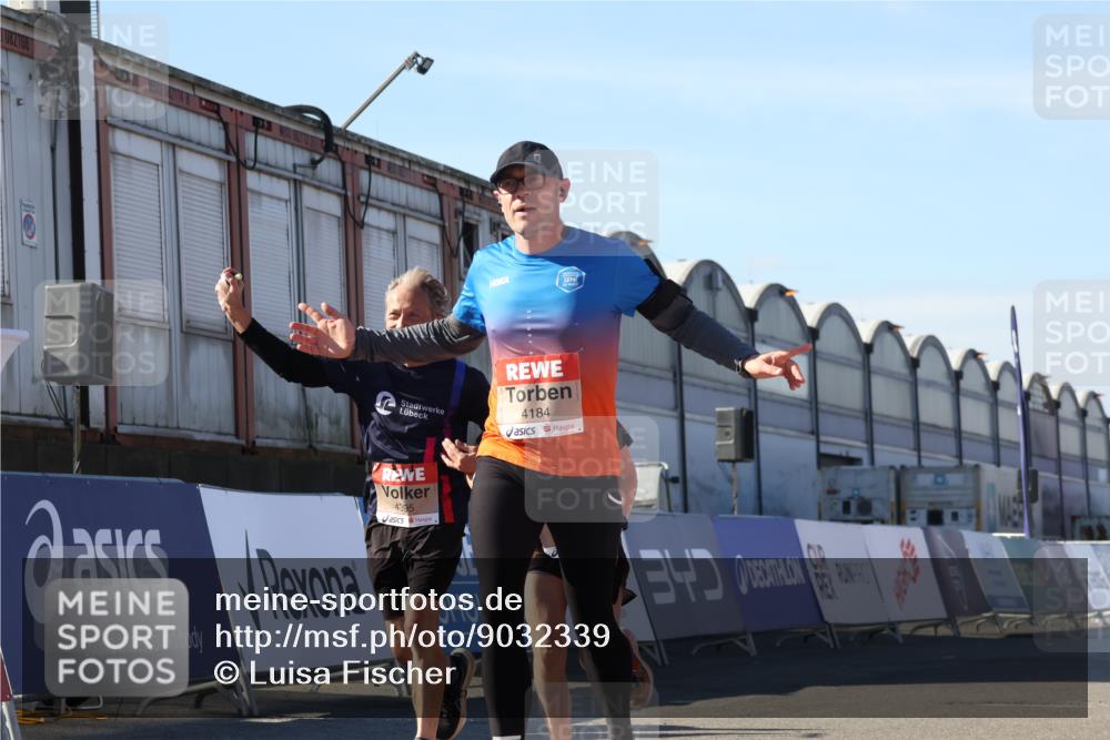 03.10.2025 - Köhlbrandbrückenlauf Luisa Fischer http://msf.ph/oto/9032339 03.10.2025 13:08:00 Ziel 4184, 4310, 4357, 4395, 4639, 5959, 5993, 6022, 6120, 6163, 6244, 6285, 6348, 6409, 6635, 6651, 6696 meine-sportfotos.de