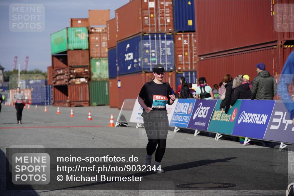 03.10.2025 - Köhlbrandbrückenlauf Michael Burmester http://msf.ph/oto/9032344 03.10.2025 10:39:19 Ziel 2014, 3286 meine-sportfotos.de