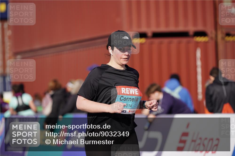 03.10.2025 - Köhlbrandbrückenlauf Michael Burmester http://msf.ph/oto/9032349 03.10.2025 10:39:21 Ziel 2014, 3286 meine-sportfotos.de