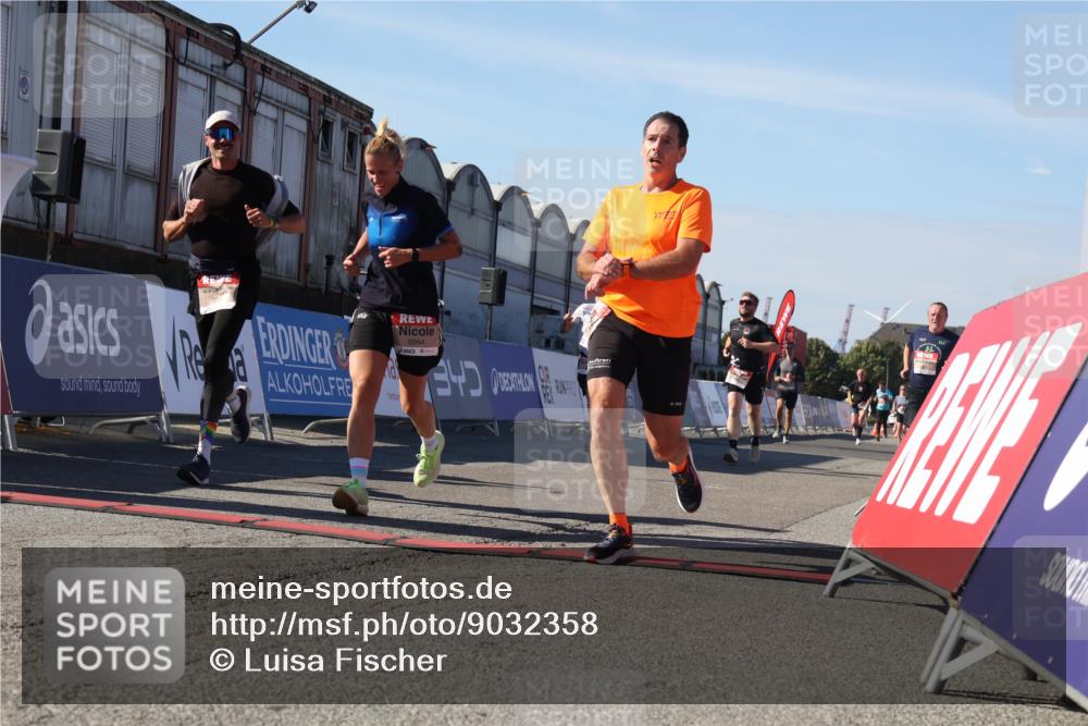 03.10.2025 - Köhlbrandbrückenlauf Luisa Fischer http://msf.ph/oto/9032358 03.10.2025 13:08:16 Ziel 4107, 4307, 4409, 4768, 5243, 5804, 5994, 6021, 6569, 6635, 6752, 6774, 6824 meine-sportfotos.de