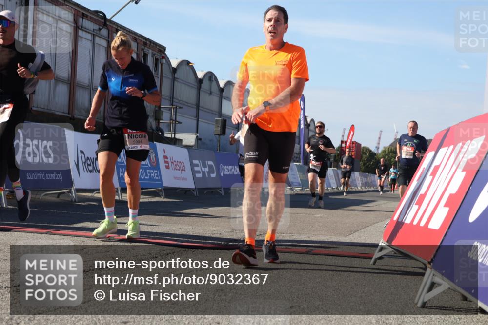 03.10.2025 - Köhlbrandbrückenlauf Luisa Fischer http://msf.ph/oto/9032367 03.10.2025 13:08:17 Ziel 4107, 4307, 4409, 4768, 5243, 5804, 5994, 6021, 6569, 6752, 6774, 6824 meine-sportfotos.de