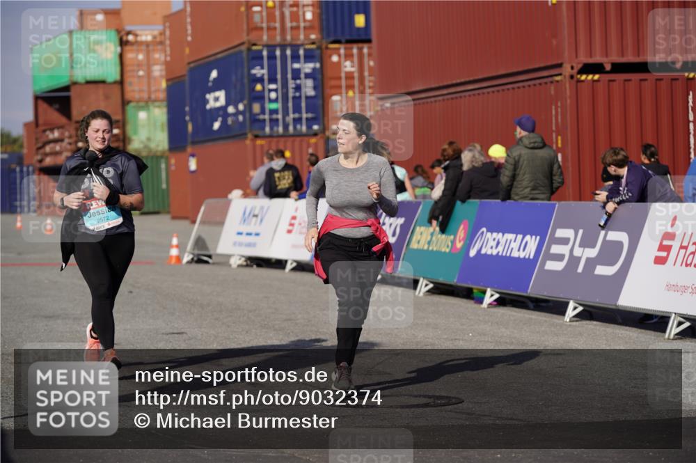 03.10.2025 - Köhlbrandbrückenlauf Michael Burmester http://msf.ph/oto/9032374 03.10.2025 10:39:29 Ziel 2572, 3543 meine-sportfotos.de