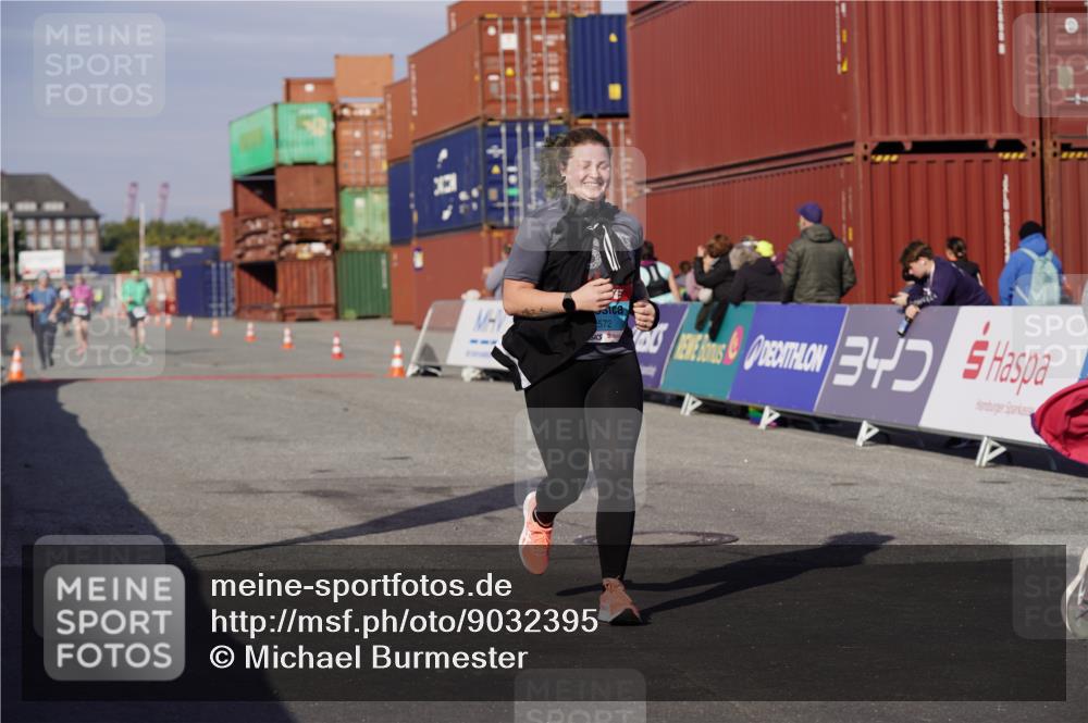 03.10.2025 - Köhlbrandbrückenlauf Michael Burmester http://msf.ph/oto/9032395 03.10.2025 10:39:31 Ziel 2572, 3543 meine-sportfotos.de