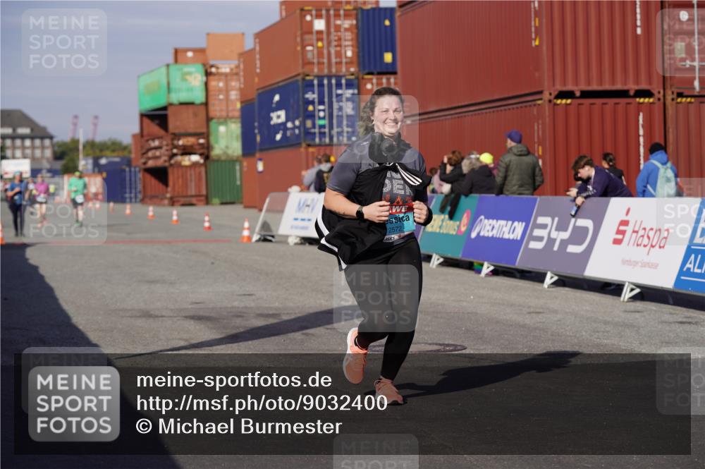 03.10.2025 - Köhlbrandbrückenlauf Michael Burmester http://msf.ph/oto/9032400 03.10.2025 10:39:31 Ziel 2572, 3543 meine-sportfotos.de