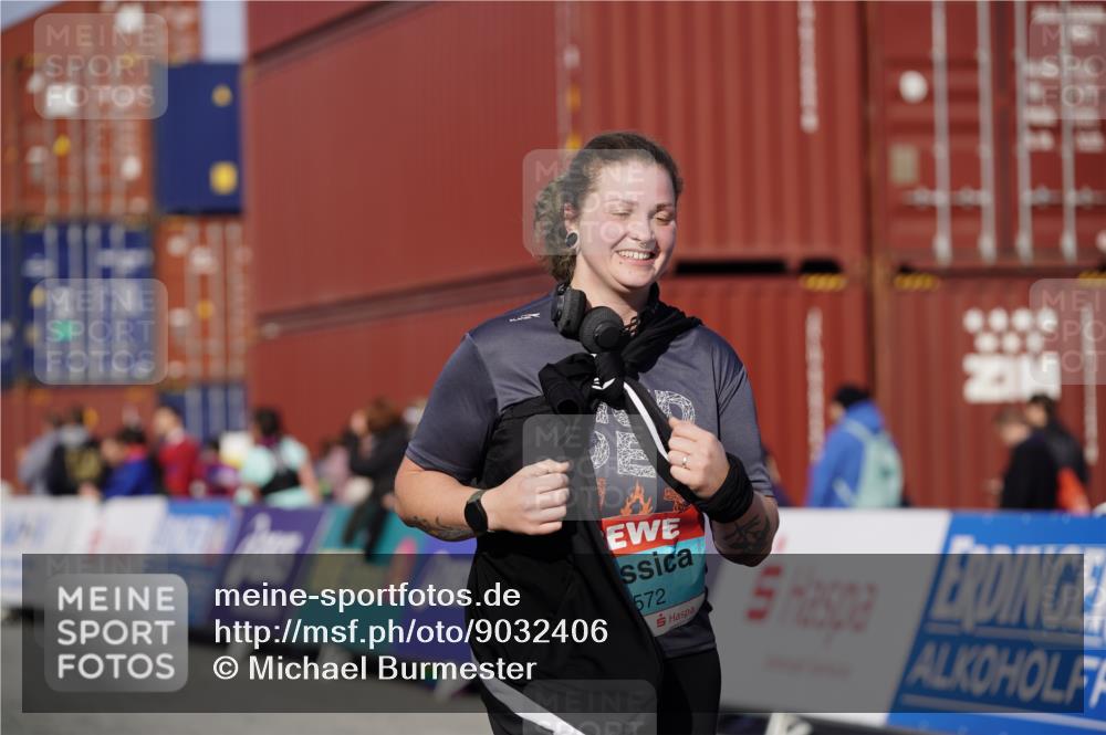 03.10.2025 - Köhlbrandbrückenlauf Michael Burmester http://msf.ph/oto/9032406 03.10.2025 10:39:32 Ziel 2572, 3543 meine-sportfotos.de