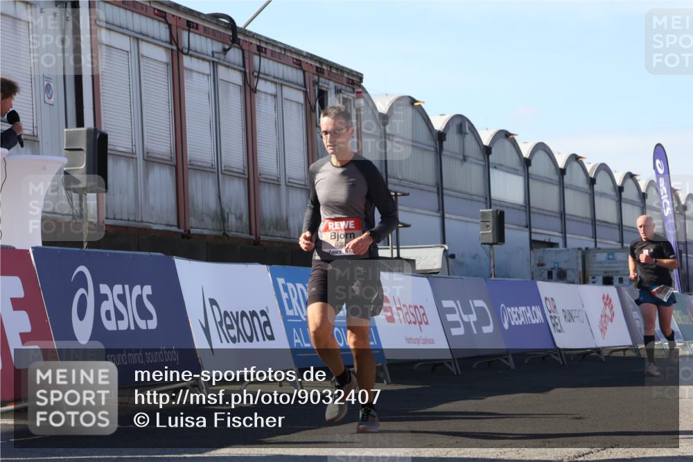 03.10.2025 - Köhlbrandbrückenlauf Luisa Fischer http://msf.ph/oto/9032407 03.10.2025 13:08:24 Ziel 4307, 4768, 5243, 5804, 5994, 6021, 6369, 6569, 6647 meine-sportfotos.de