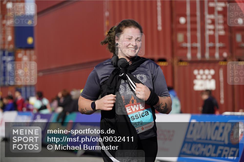 03.10.2025 - Köhlbrandbrückenlauf Michael Burmester http://msf.ph/oto/9032411 03.10.2025 10:39:32 Ziel 2572, 3543 meine-sportfotos.de