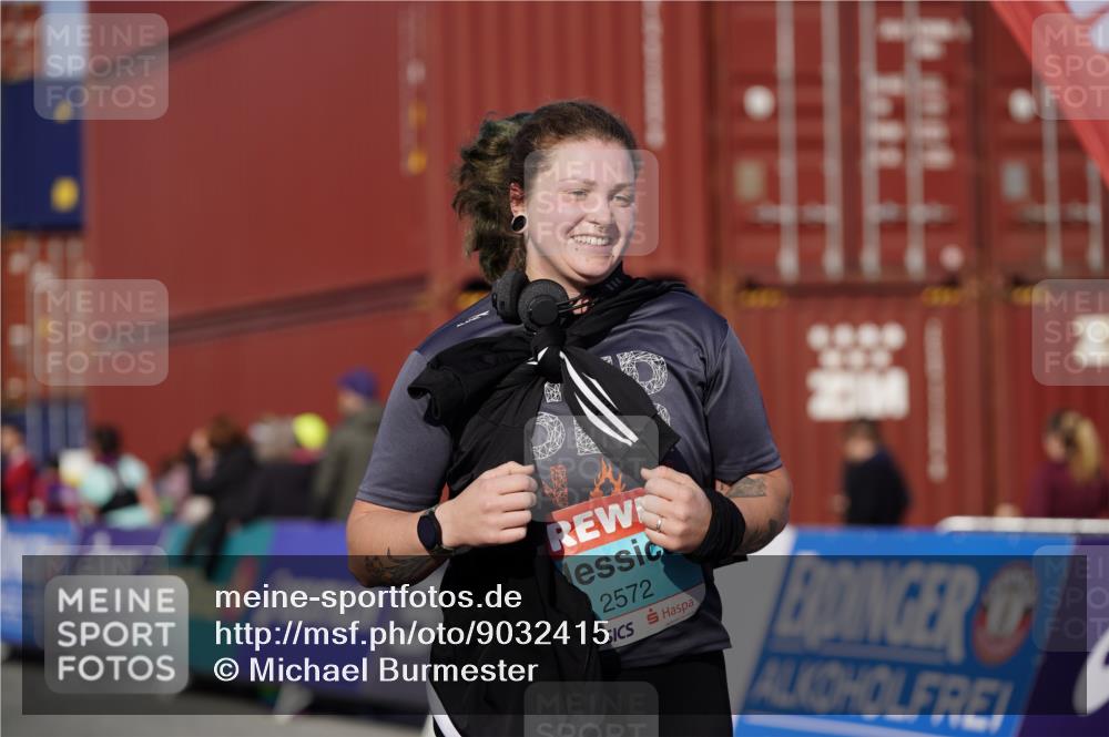 03.10.2025 - Köhlbrandbrückenlauf Michael Burmester http://msf.ph/oto/9032415 03.10.2025 10:39:32 Ziel 2572, 3543 meine-sportfotos.de