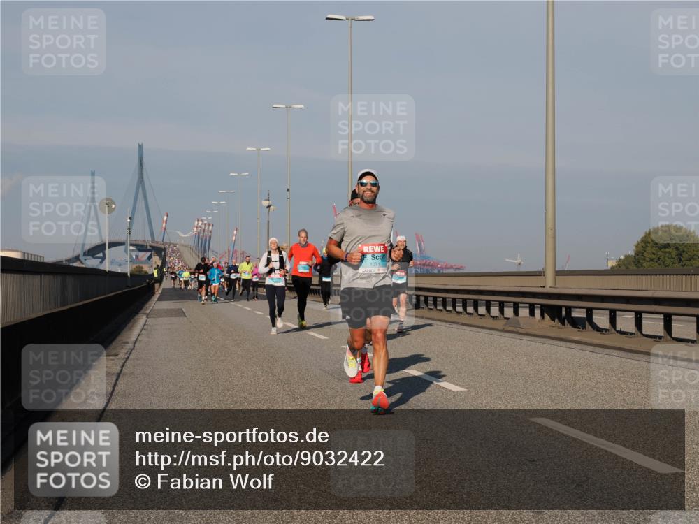 03.10.2025 - Köhlbrandbrückenlauf Fabian Wolf http://msf.ph/oto/9032422 03.10.2025 09:46:35 Position 3 1071 meine-sportfotos.de