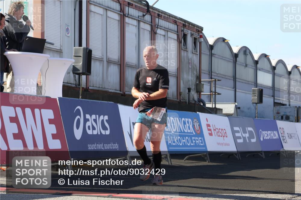 03.10.2025 - Köhlbrandbrückenlauf Luisa Fischer http://msf.ph/oto/9032429 03.10.2025 13:08:28 Ziel 4195, 4320, 4417, 5804, 6021, 6369, 6534, 6569, 6647 meine-sportfotos.de