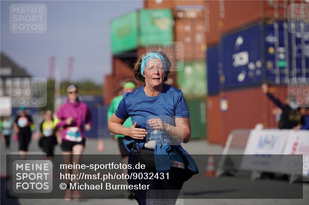 03.10.2025 - Köhlbrandbrückenlauf Michael Burmester http://msf.ph/oto/9032431 03.10.2025 10:39:43 Ziel 2479, 2839, 2931 meine-sportfotos.de