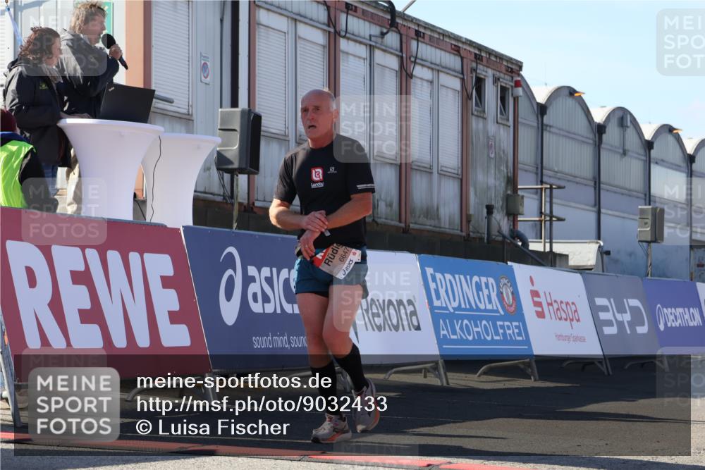03.10.2025 - Köhlbrandbrückenlauf Luisa Fischer http://msf.ph/oto/9032433 03.10.2025 13:08:29 Ziel 4195, 4320, 4417, 5792, 5804, 6021, 6369, 6534, 6569, 6647 meine-sportfotos.de