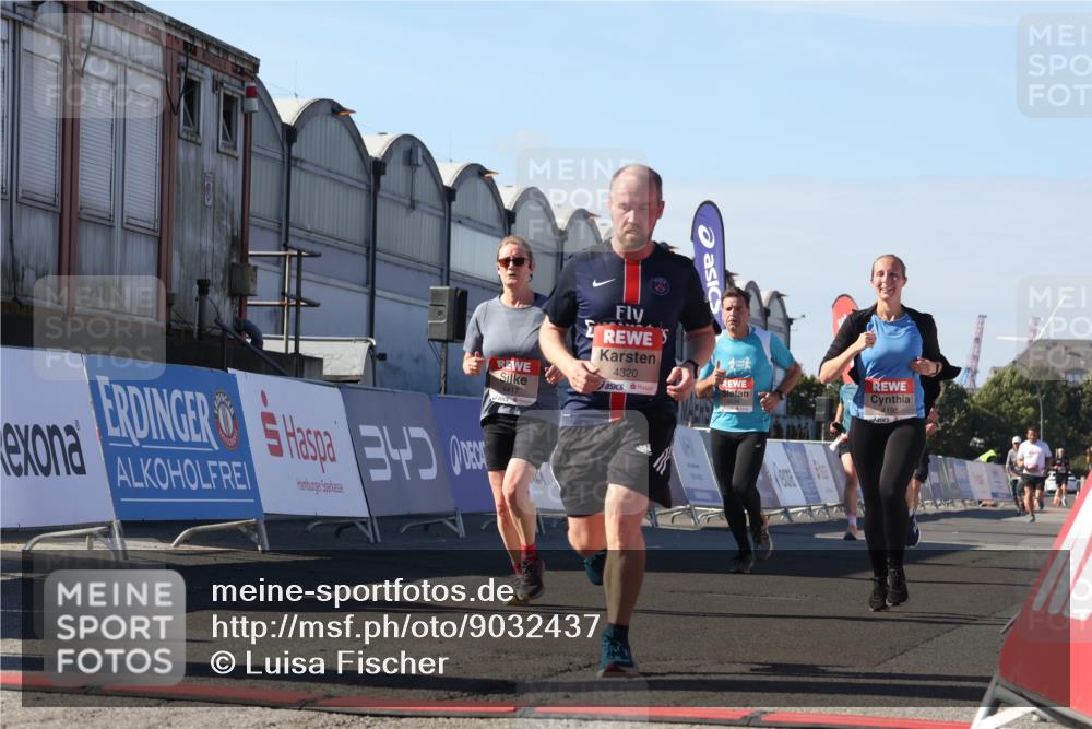 03.10.2025 - Köhlbrandbrückenlauf Luisa Fischer http://msf.ph/oto/9032437 03.10.2025 13:08:30 Ziel 4195, 4320, 4417, 5792, 5804, 6021, 6369, 6534, 6569, 6647 meine-sportfotos.de