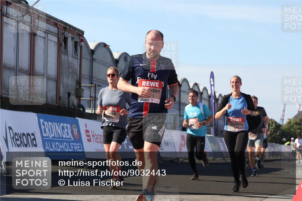 03.10.2025 - Köhlbrandbrückenlauf Luisa Fischer http://msf.ph/oto/9032443 03.10.2025 13:08:30 Ziel 4195, 4320, 4417, 5792, 5804, 6021, 6369, 6534, 6569, 6647 meine-sportfotos.de