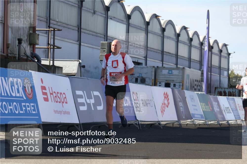 03.10.2025 - Köhlbrandbrückenlauf Luisa Fischer http://msf.ph/oto/9032485 03.10.2025 13:08:38 Ziel 4195, 4320, 4417, 5792, 6232, 6424, 6534, 6647, 6805 meine-sportfotos.de